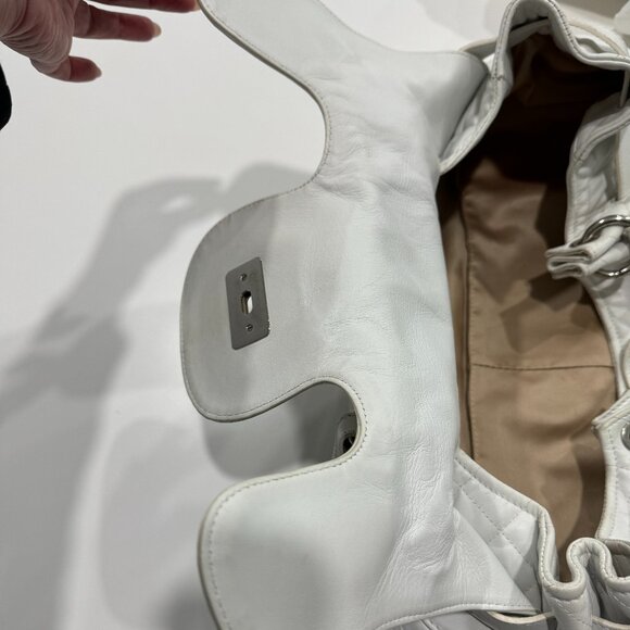 Moschino White Quilted Shoulder Bag - Picture 15 of 16